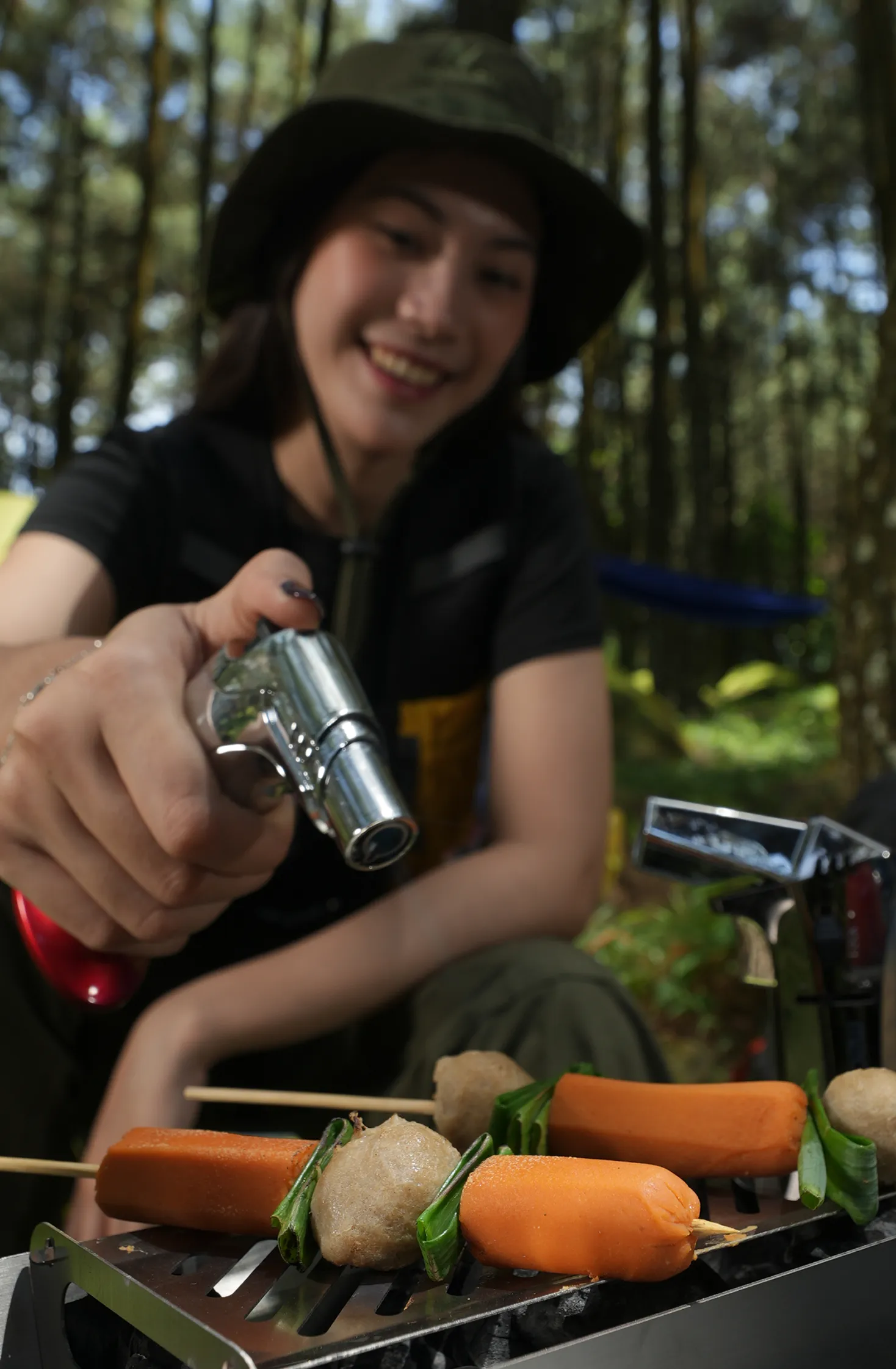 THE OUTDOOR BUDDY